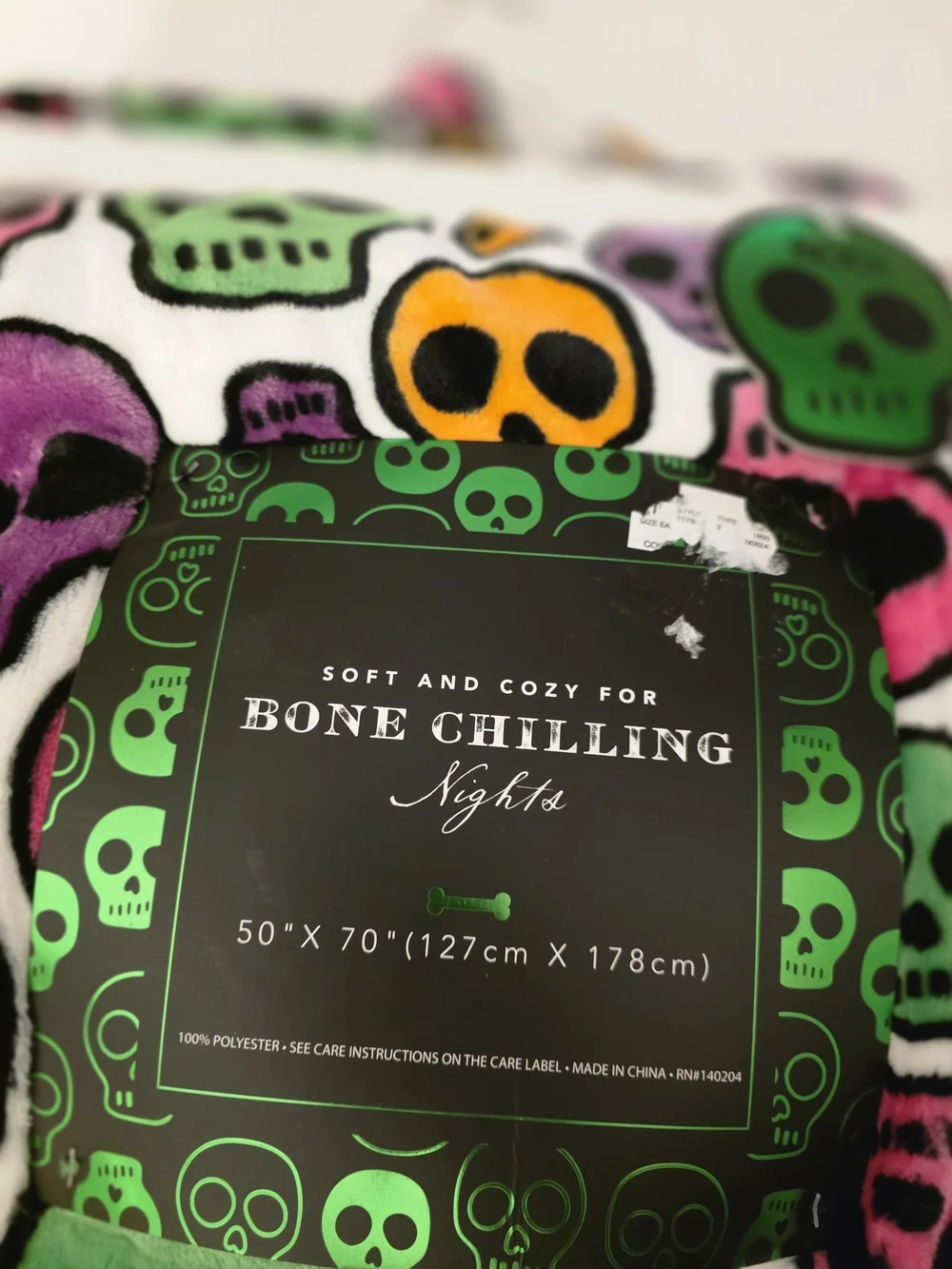 Bone Chilling Nights Skull Print Plush Throw Blanket - Multicolor